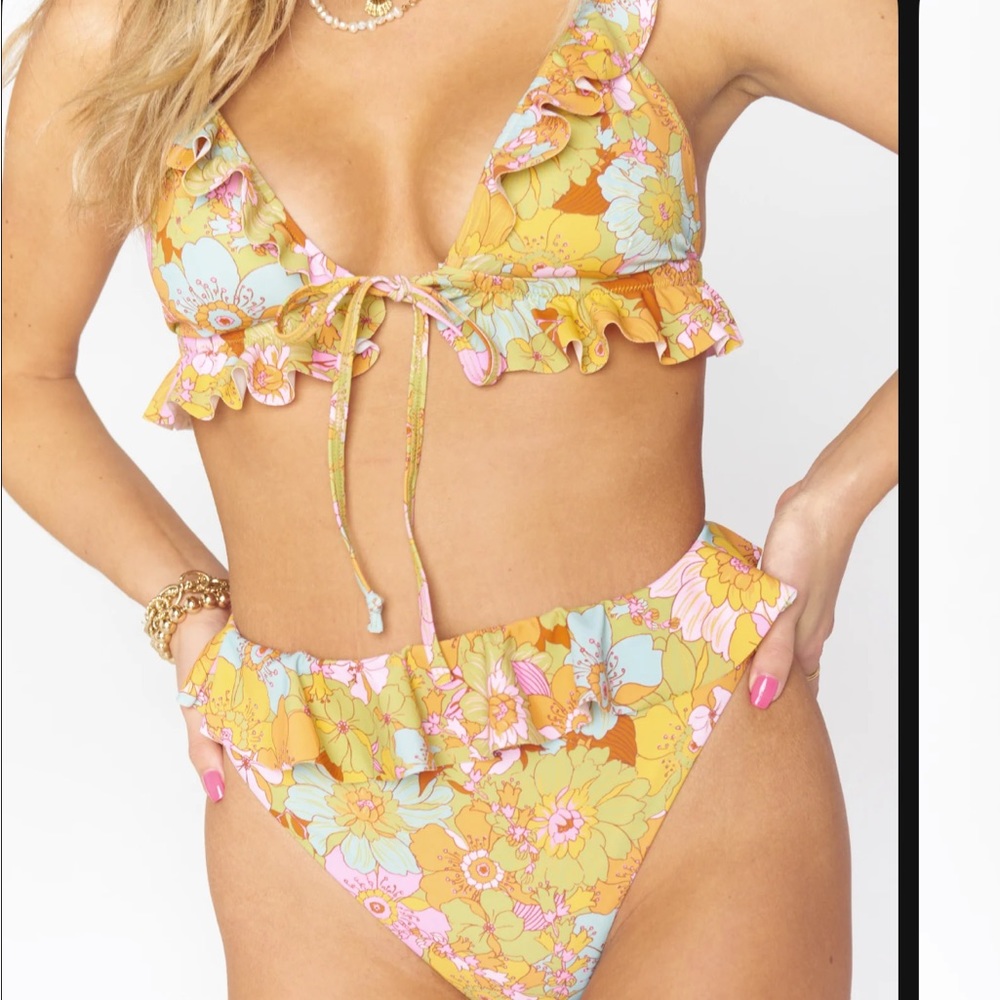 Carolina Ruffle Top - groovy blooms